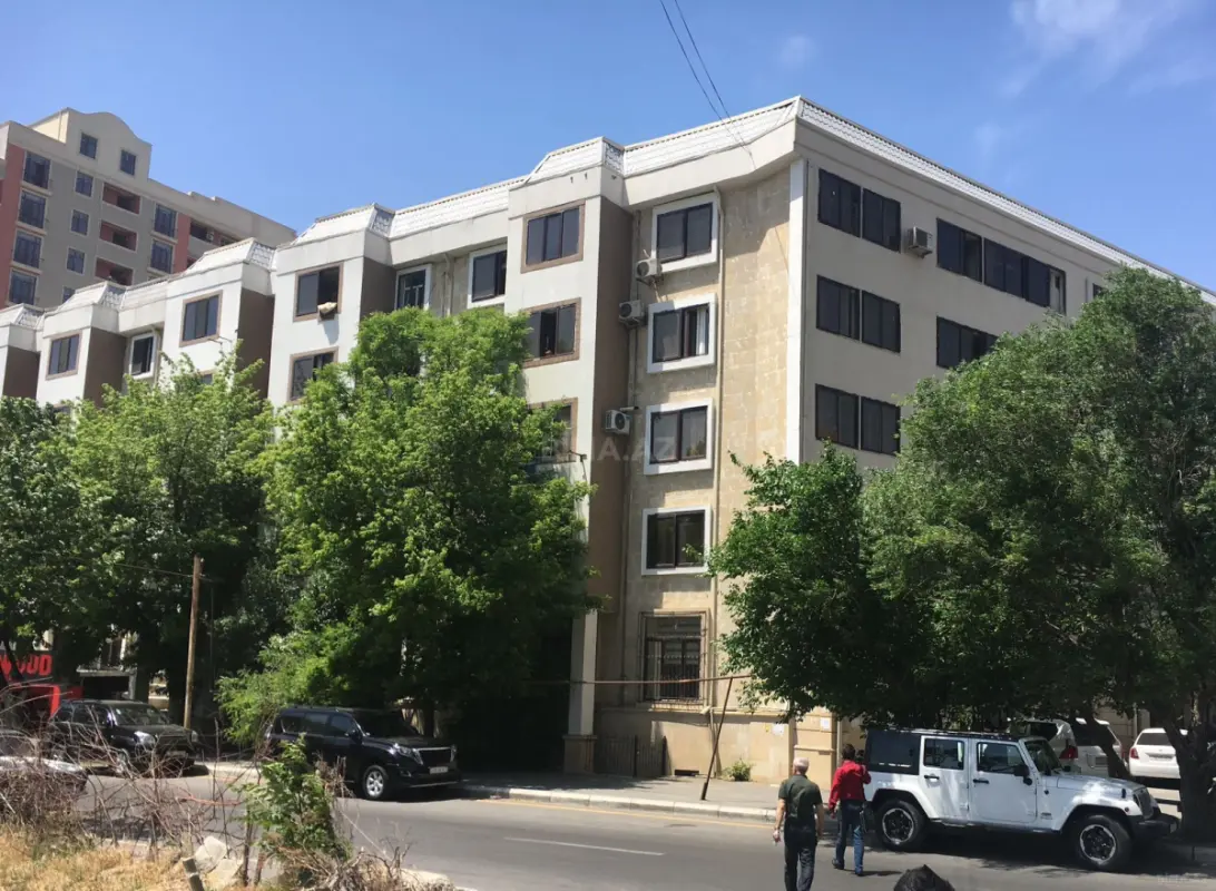 Satılır 4 otaqlı mənzil 96 m²