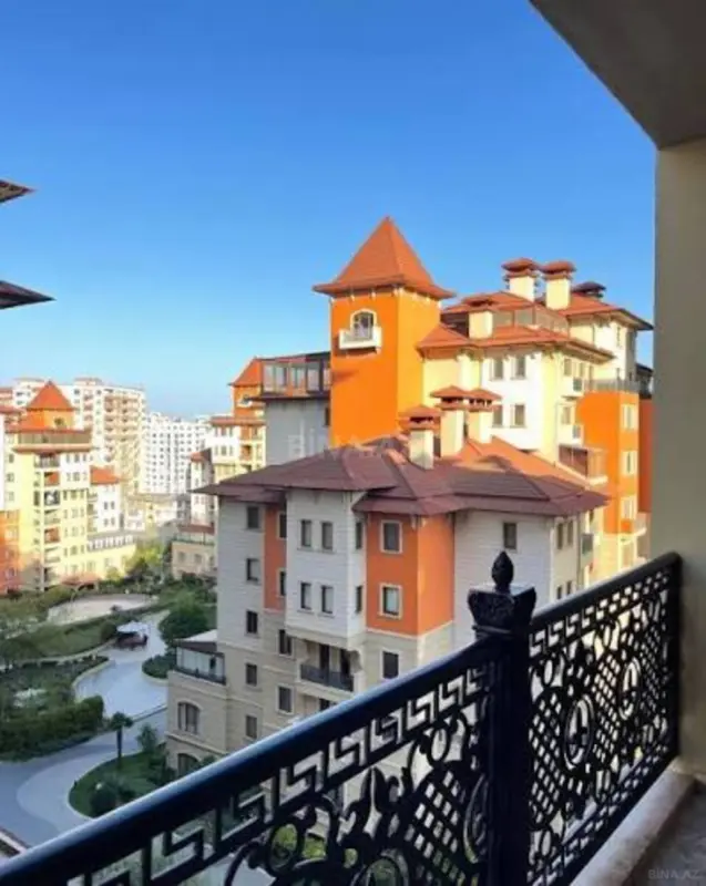 Kirayə verilir 3 otaqlı mənzil 215 m²