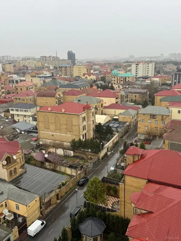 Satılır 3 otaqlı mənzil 172 m²