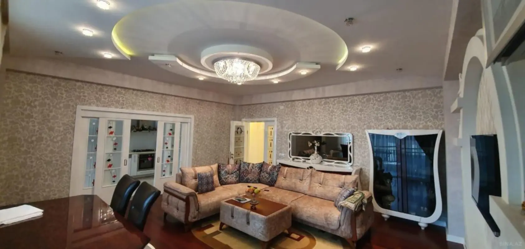 Satılır 4 otaqlı mənzil 190 m²