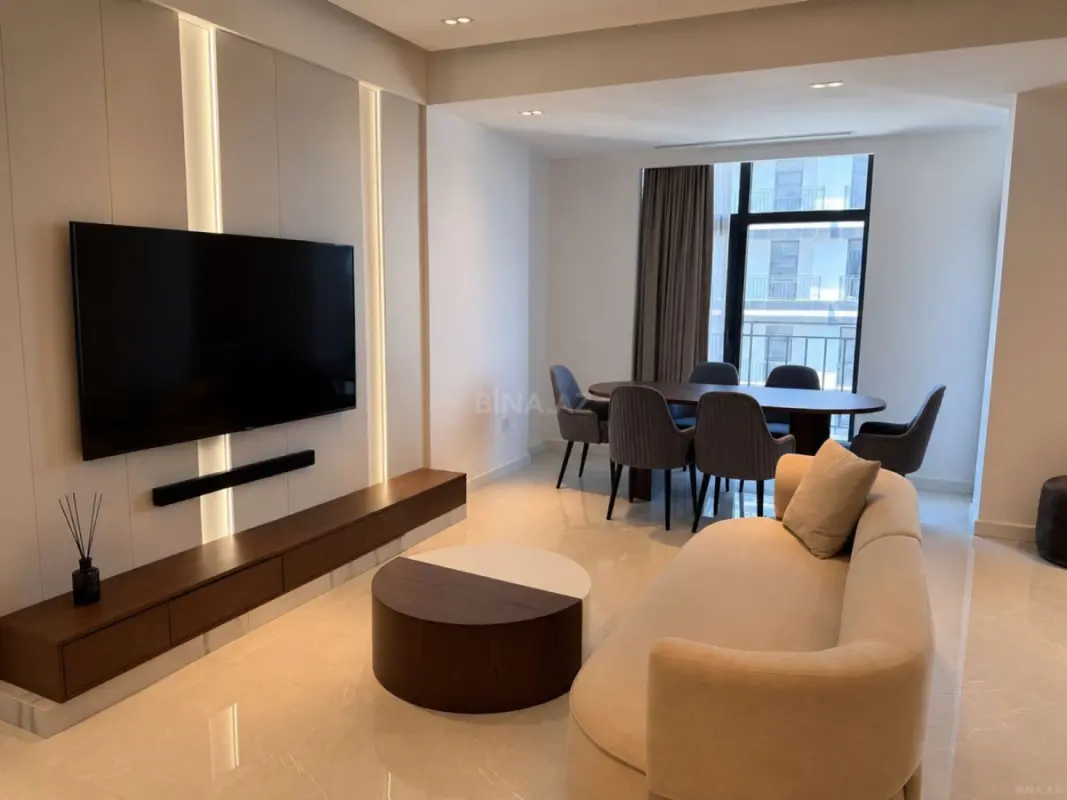 Kirayə verilir 2 otaqlı mənzil 95 m²