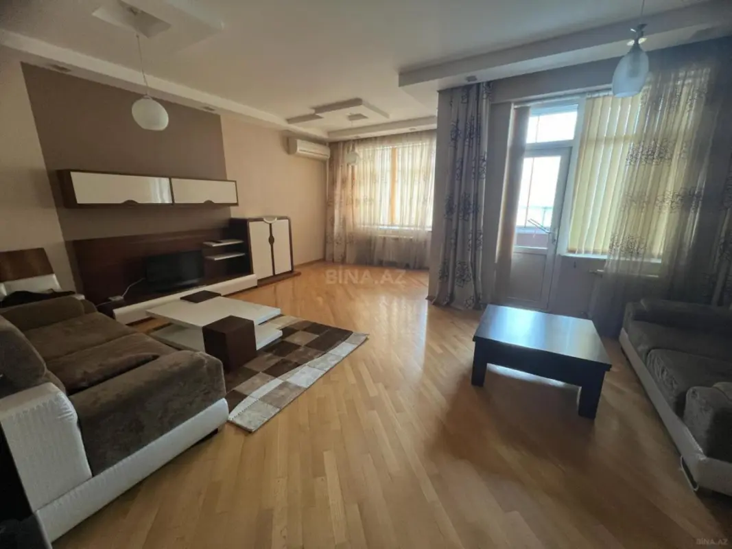 Kirayə verilir 3 otaqlı mənzil 135 m²