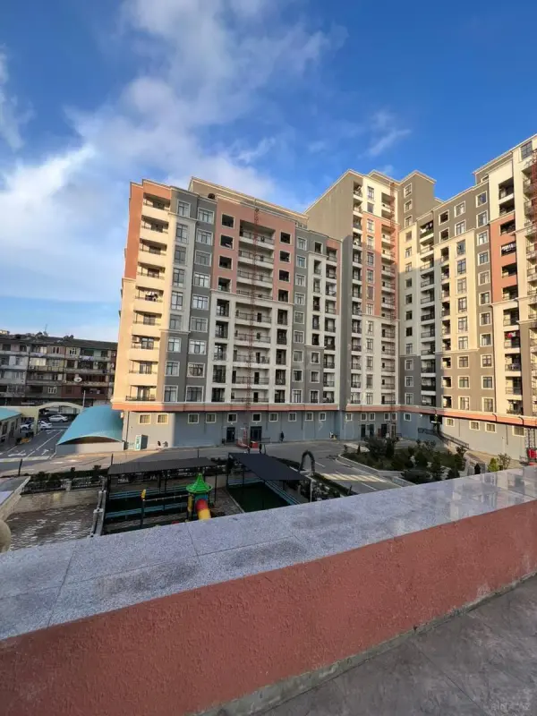 Satılır 2 otaqlı mənzil 87 m²