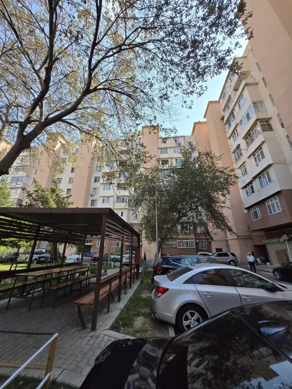 Satılır 4 otaqlı mənzil 100 m²