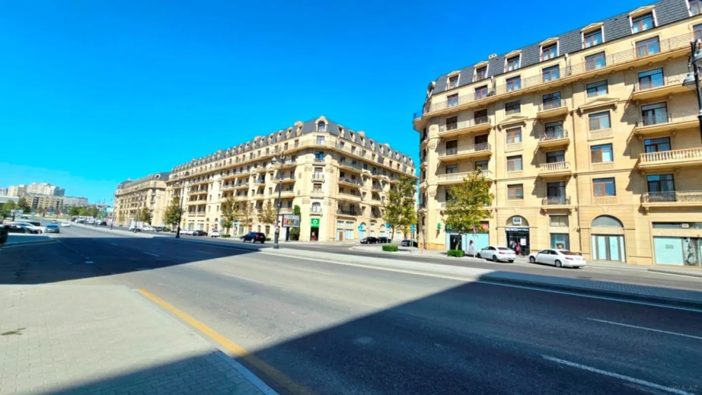 Satılır 4 otaqlı mənzil 150 m²