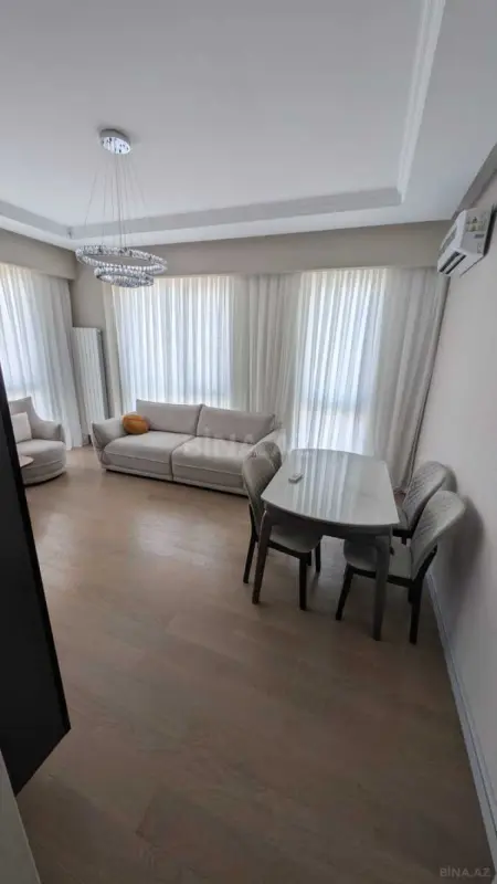 Kirayə verilir 3 otaqlı mənzil 130 m²