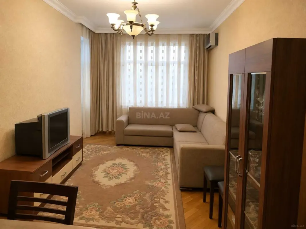Kirayə verilir 2 otaqlı mənzil 79 m²