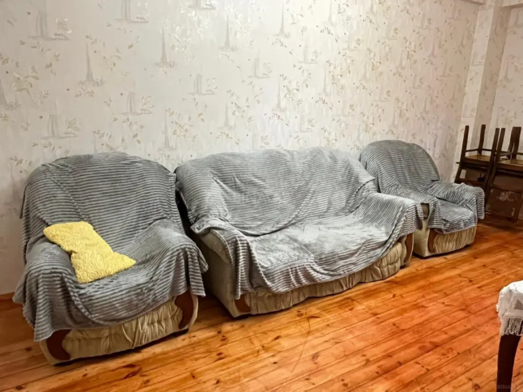 Kirayə verilir 2 otaqlı mənzil 110 m²