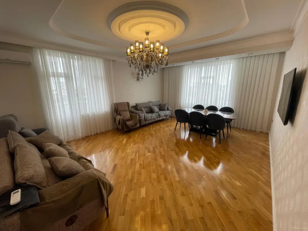 Kirayə verilir 3 otaqlı mənzil 145 m²