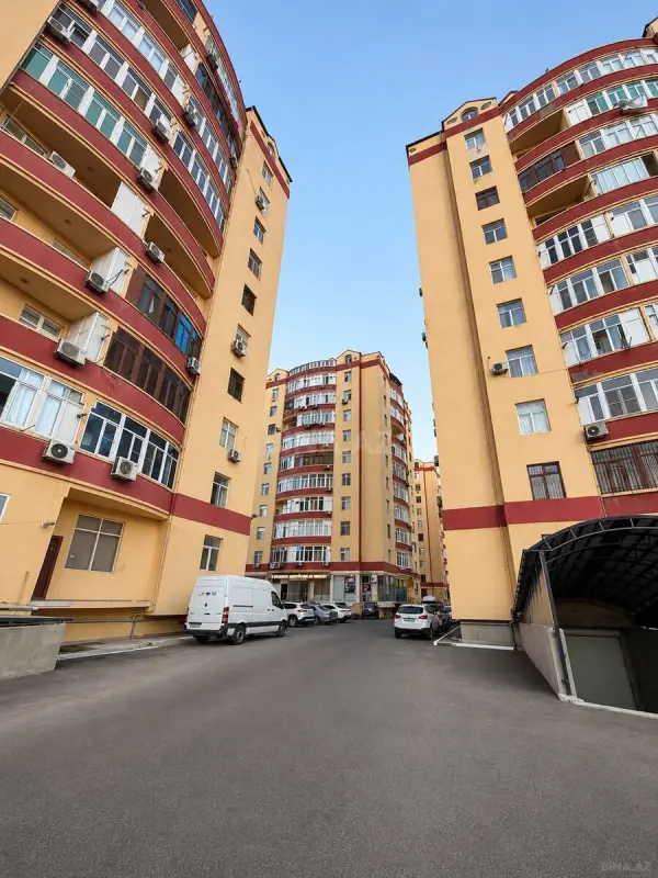 Satılır 3 otaqlı mənzil 105 m²