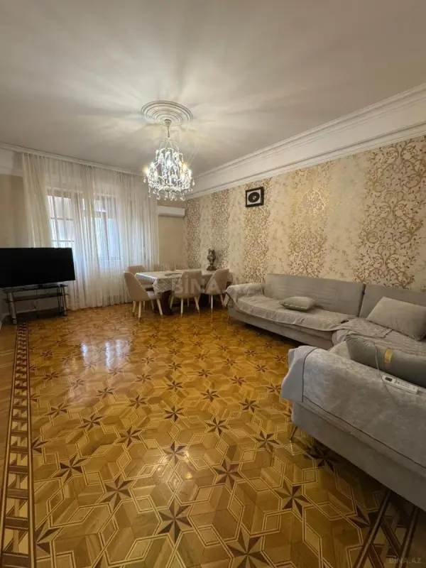Satılır 4 otaqlı mənzil 110 m²