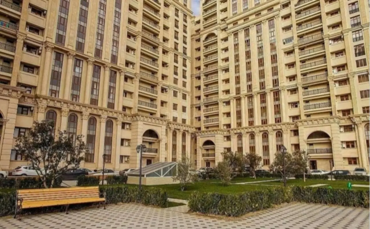 Kirayə verilir 3 otaqlı mənzil 118 m²