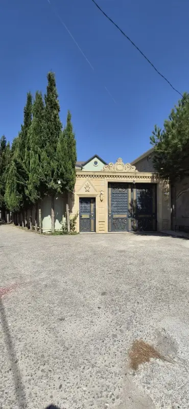 Satılır 6 otaqlı həyət evi 240 m²