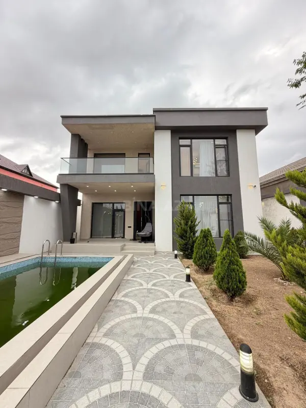 Satılır 5 otaqlı həyət evi 250 m²