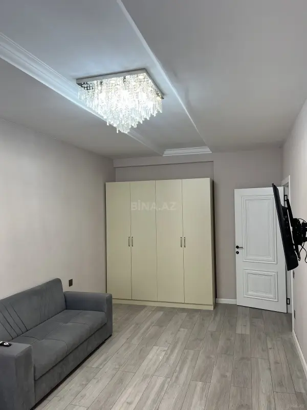 Kirayə verilir 3 otaqlı mənzil 130 m²