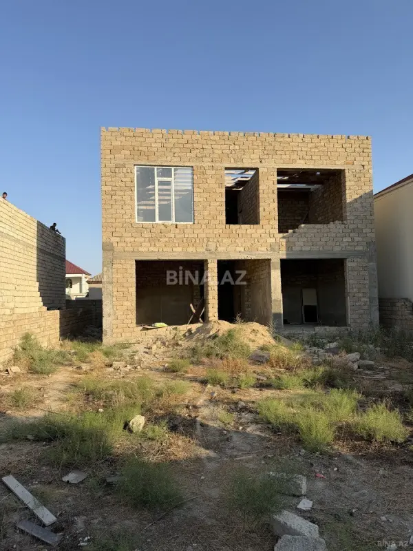 Satılır 5 otaqlı həyət evi 240 m²