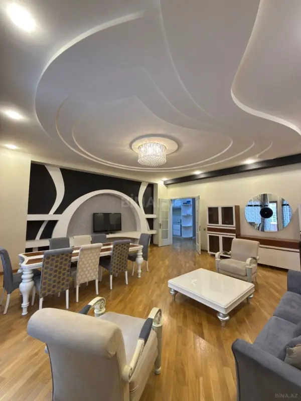 Satılır 3 otaqlı mənzil 167 m²