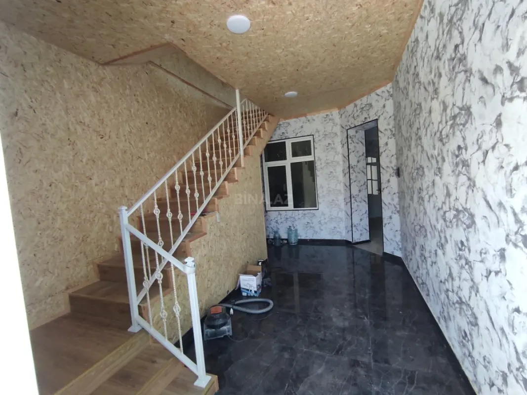 Satılır 3 otaqlı həyət evi 220 m²