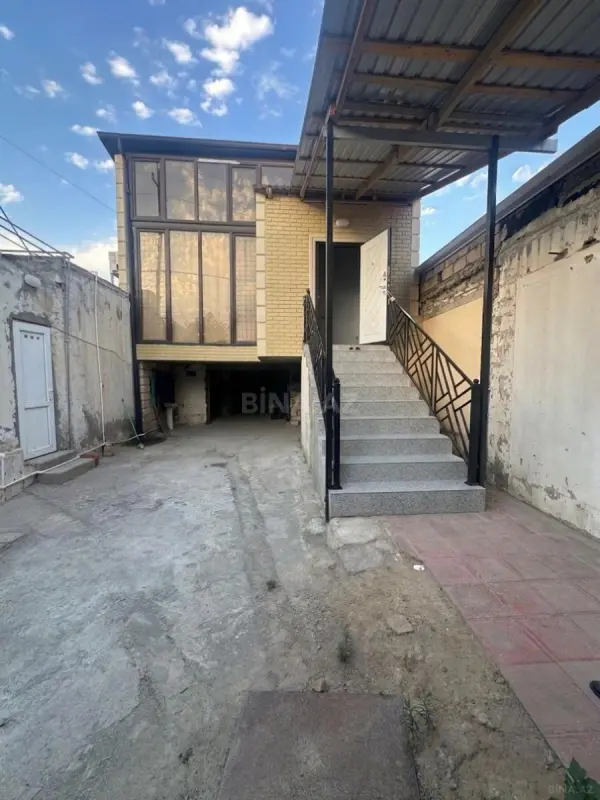 Satılır 5 otaqlı həyət evi 200 m²