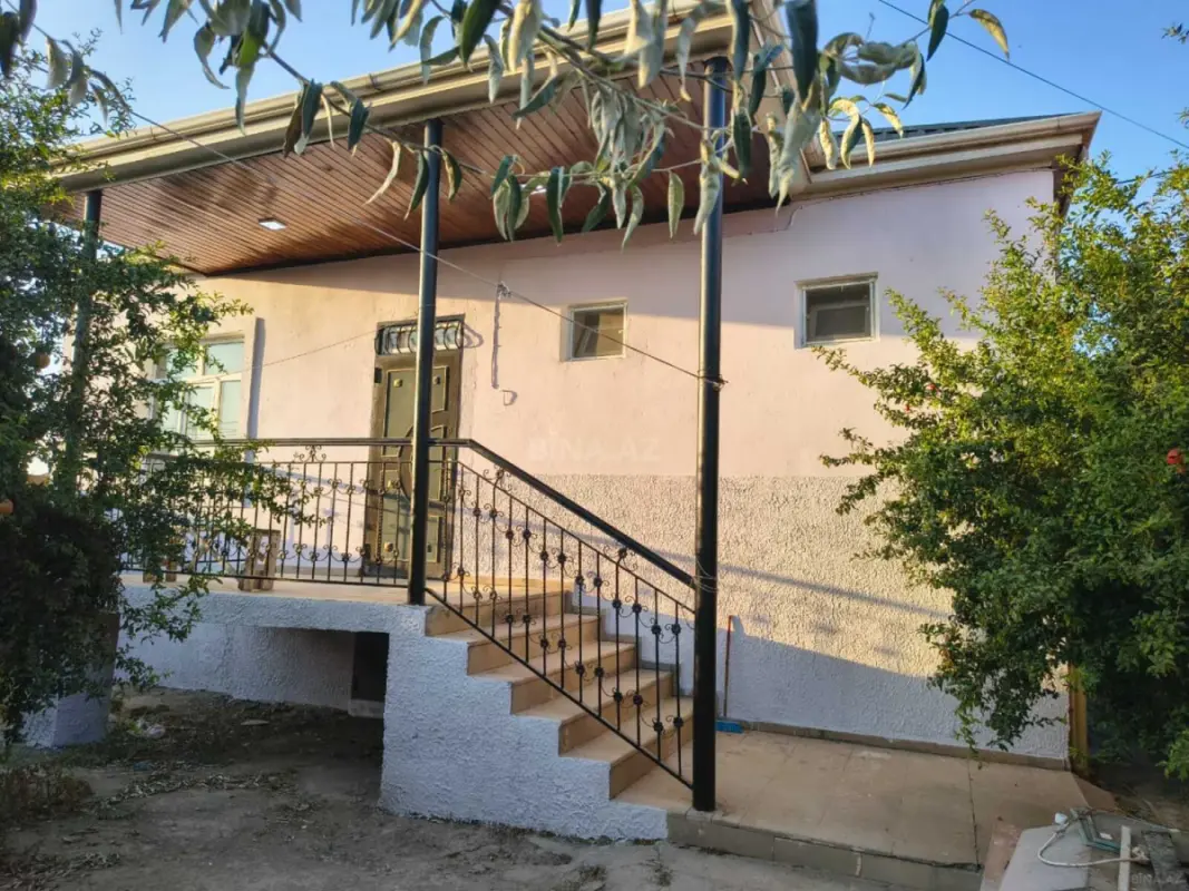 Satılır 3 otaqlı həyət evi 100 m²