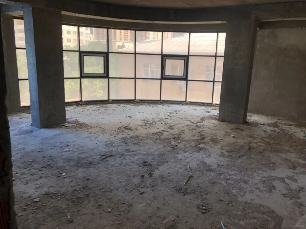 Satılır 3 otaqlı mənzil 167 m²