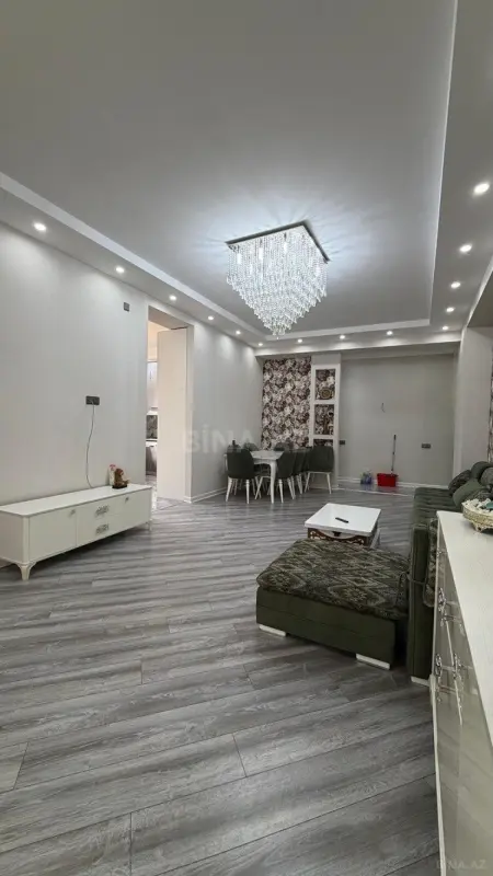 Satılır 3 otaqlı mənzil 140 m²