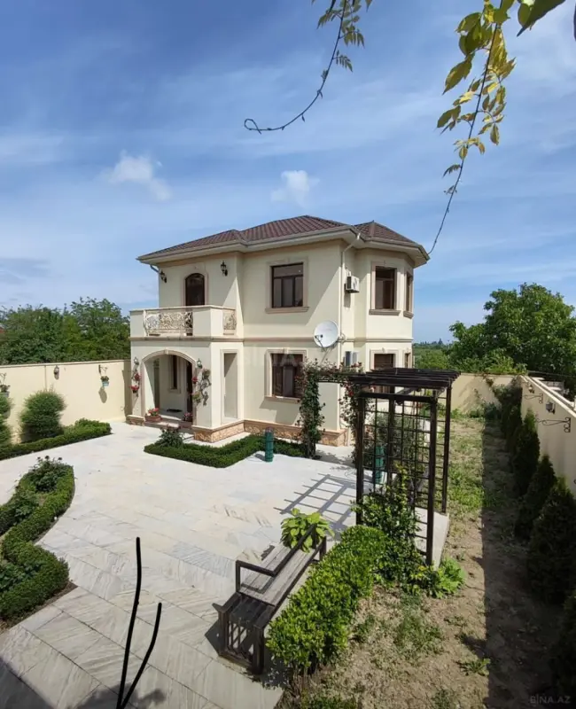 Kirayə verilir 4 otaqlı həyət evi 200 m²
