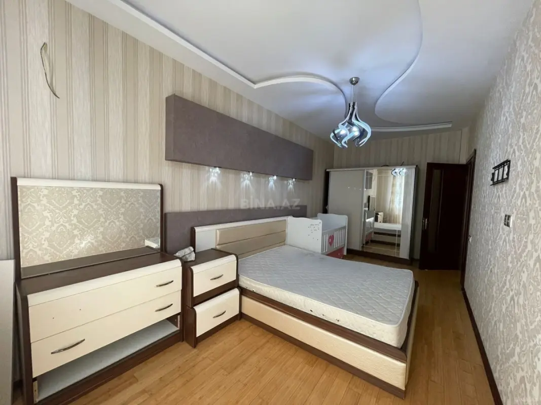 Kirayə verilir 2 otaqlı mənzil 90 m²