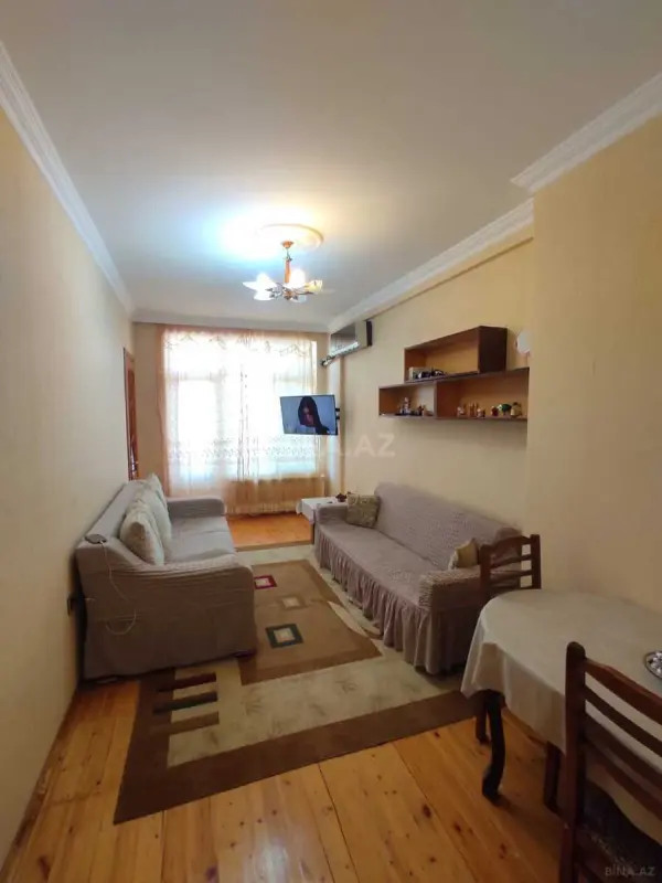 Kirayə verilir 2 otaqlı mənzil 60 m²