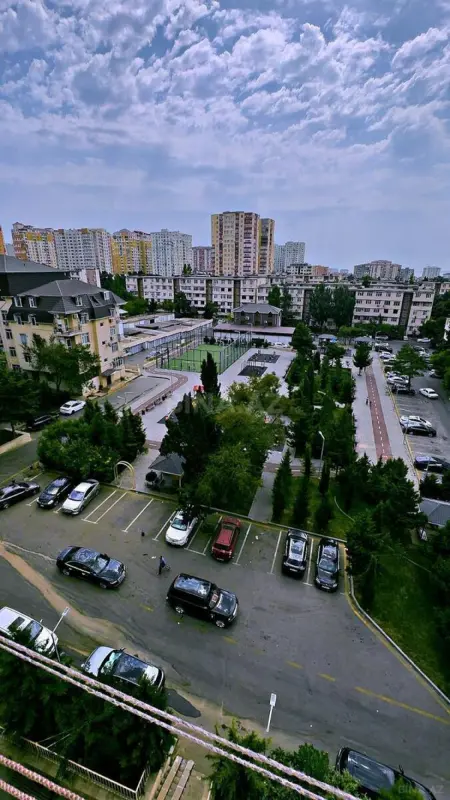 Satılır 4 otaqlı mənzil 100 m²