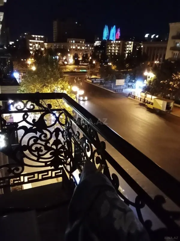 Kirayə verilir 2 otaqlı mənzil 68 m²
