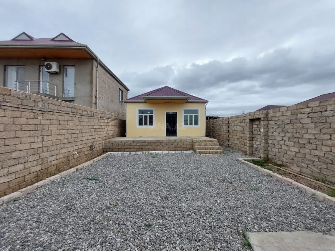 Satılır 2 otaqlı həyət evi 72 m²