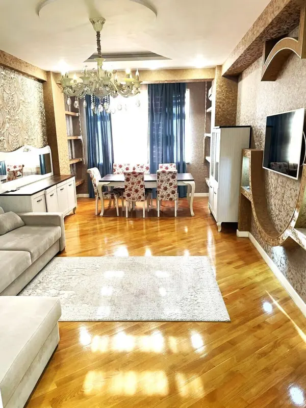 Satılır 2 otaqlı mənzil 110 m²
