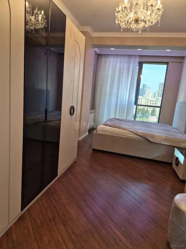 Kirayə verilir 2 otaqlı mənzil 95 m²