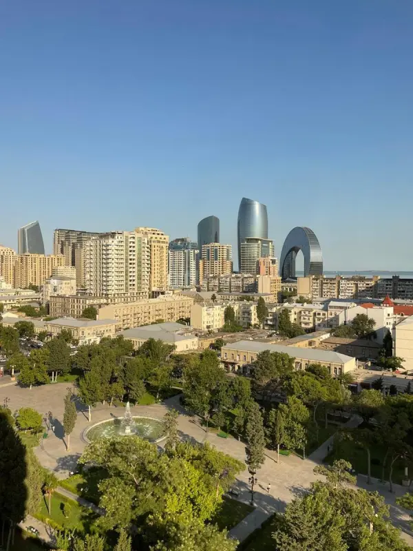 Kirayə verilir 3 otaqlı mənzil 130 m²