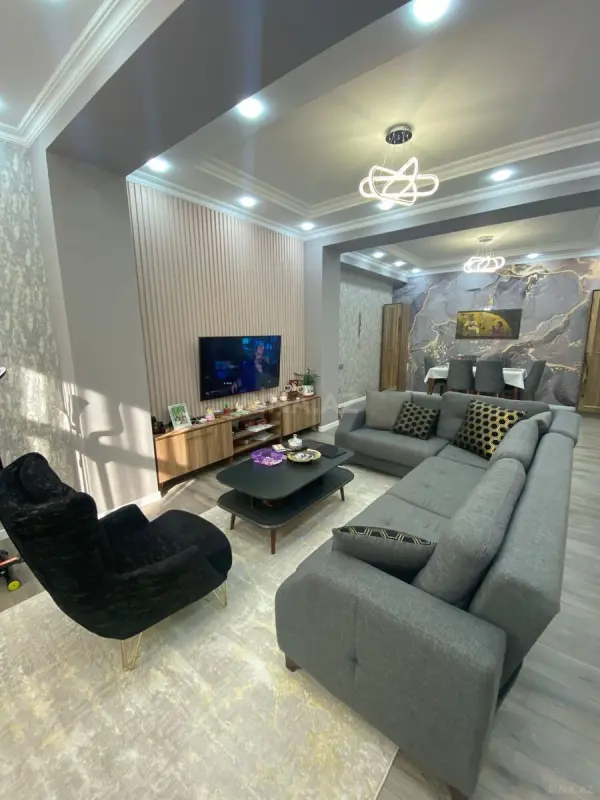 Kirayə verilir 3 otaqlı mənzil 140 m²