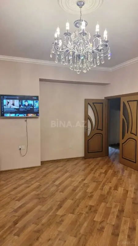 Kirayə verilir 4 otaqlı mənzil 130 m²