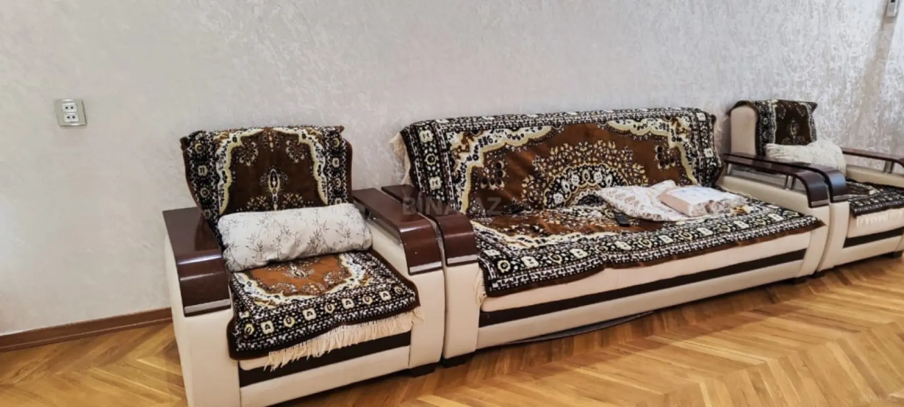 Kirayə verilir 4 otaqlı mənzil 115 m²