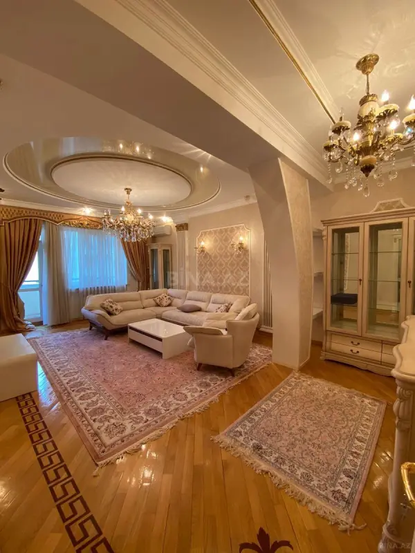 Kirayə verilir 3 otaqlı mənzil 135 m²