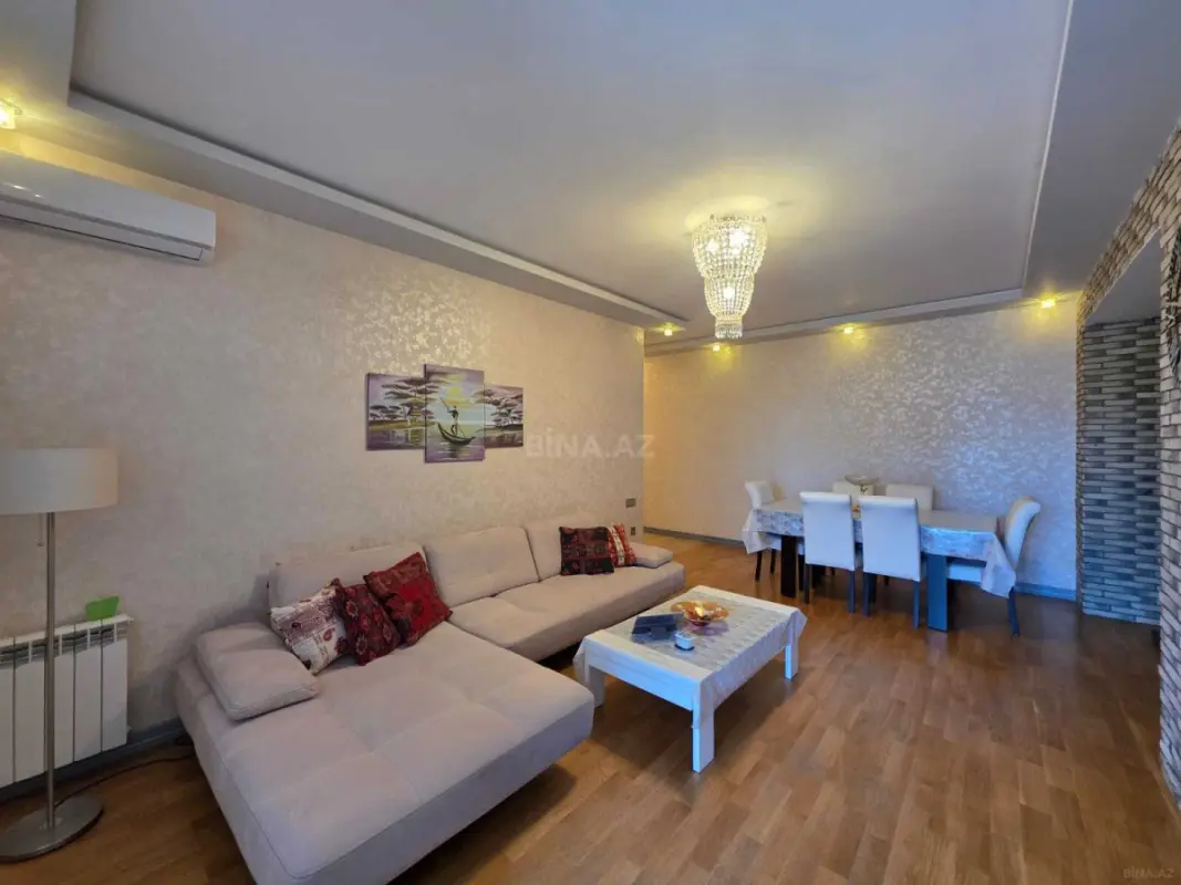 Satılır 3 otaqlı mənzil 145 m²