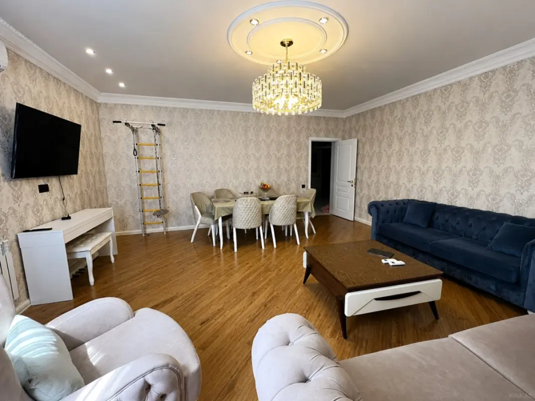 Satılır 3 otaqlı mənzil 123 m²