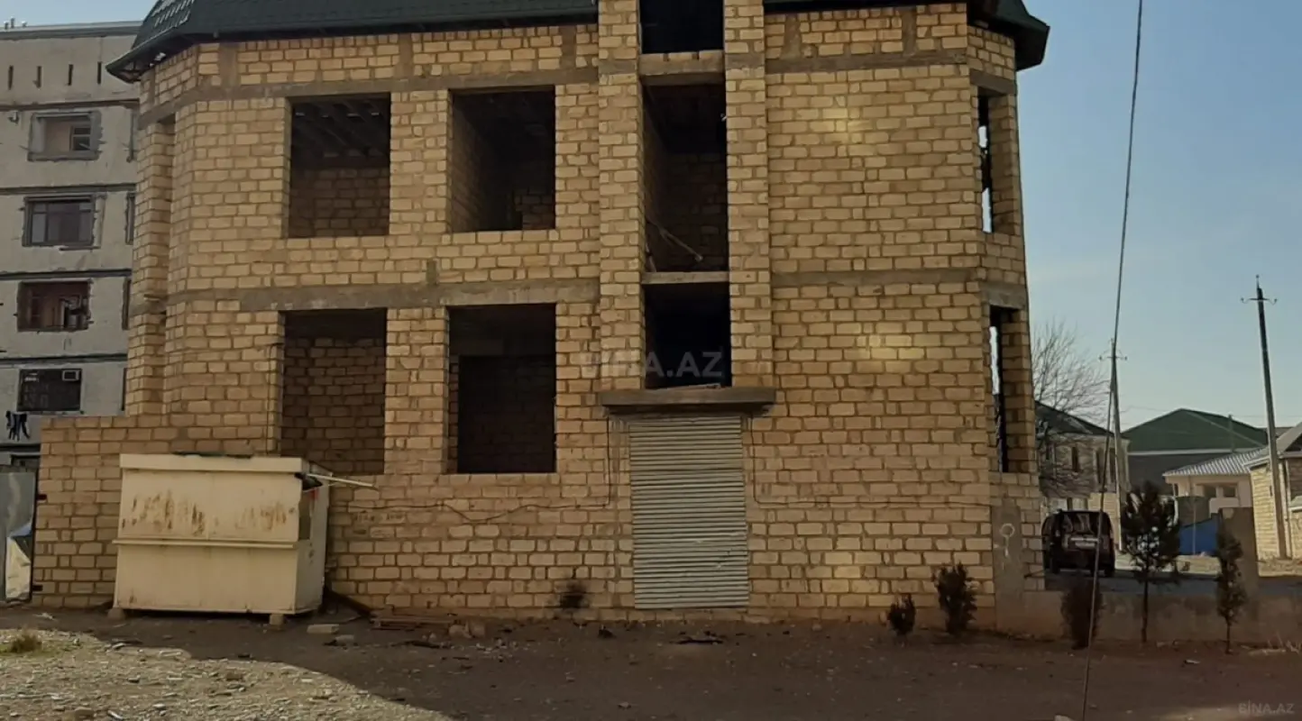 Satılır 9 otaqlı həyət evi 462 m²
