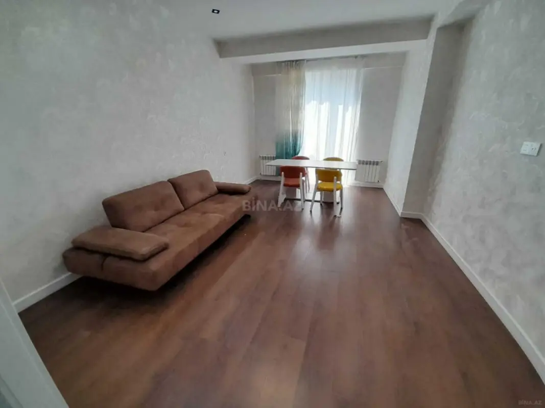 Kirayə verilir 2 otaqlı mənzil 77 m²