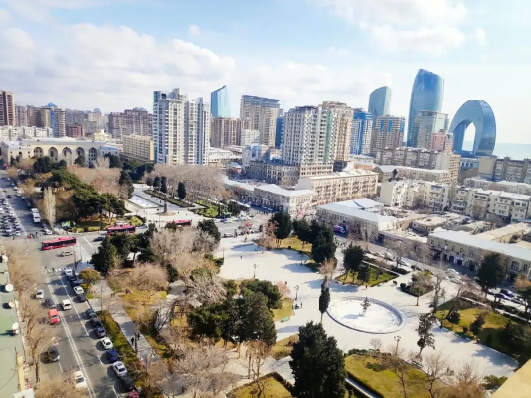 Kirayə verilir 3 otaqlı mənzil 130 m²