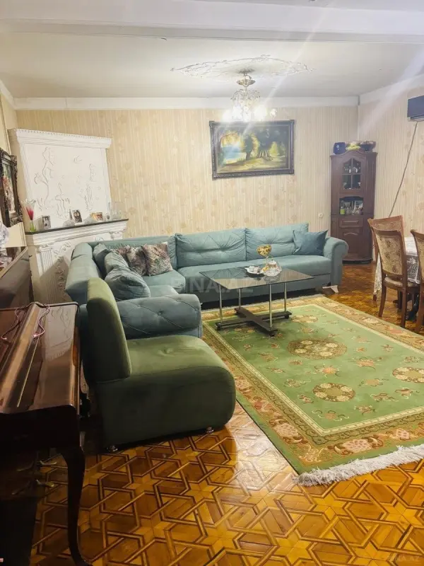 Satılır 5 otaqlı mənzil 125 m²