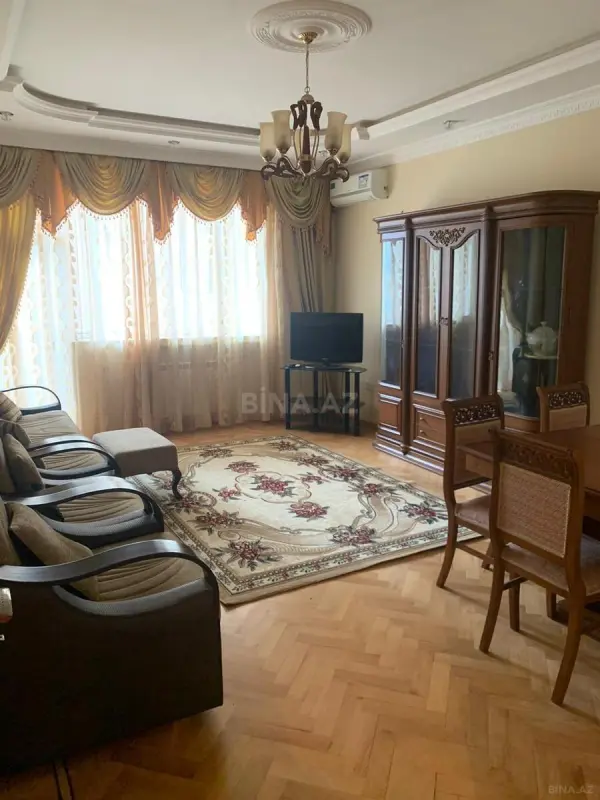 Kirayə verilir 2 otaqlı mənzil 87 m²
