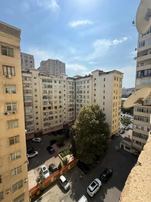 Satılır 3 otaqlı mənzil 118.6 m²