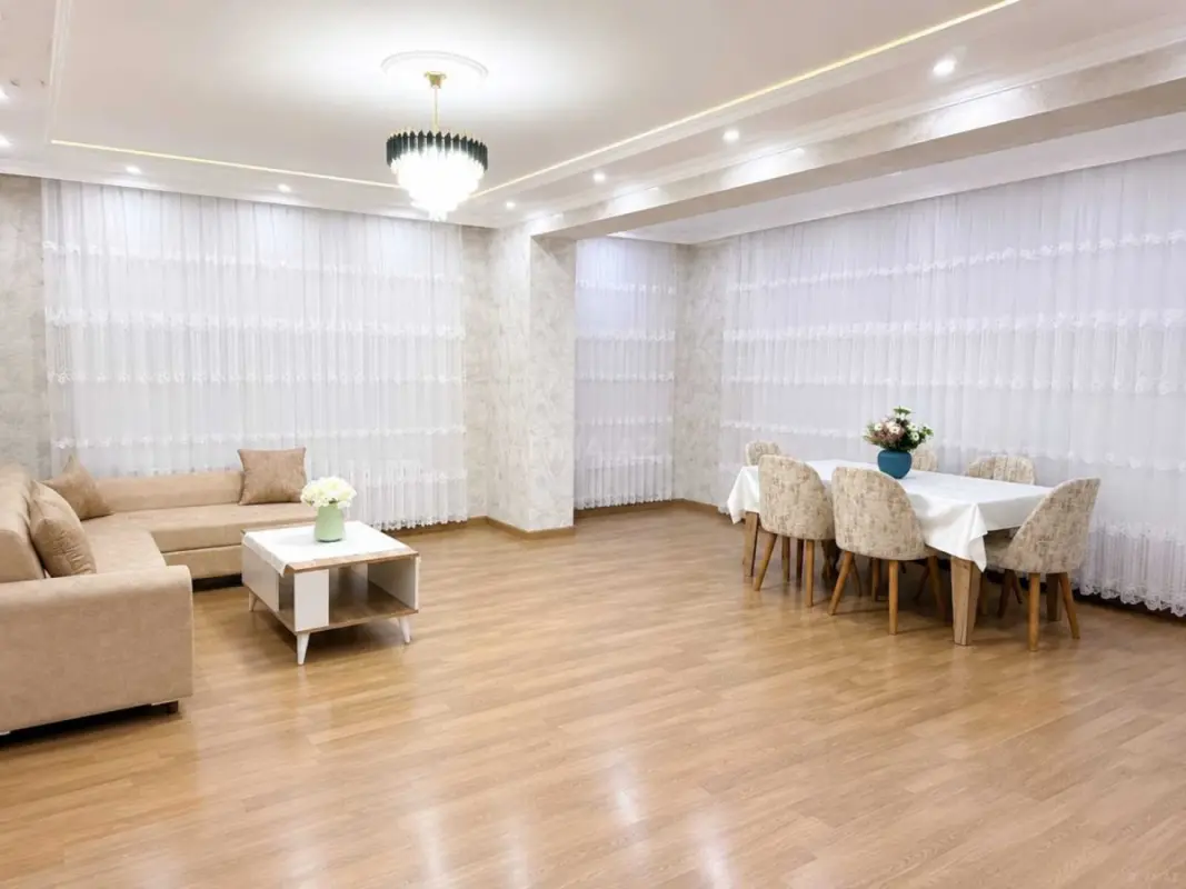 Kirayə verilir 2 otaqlı mənzil 80 m²