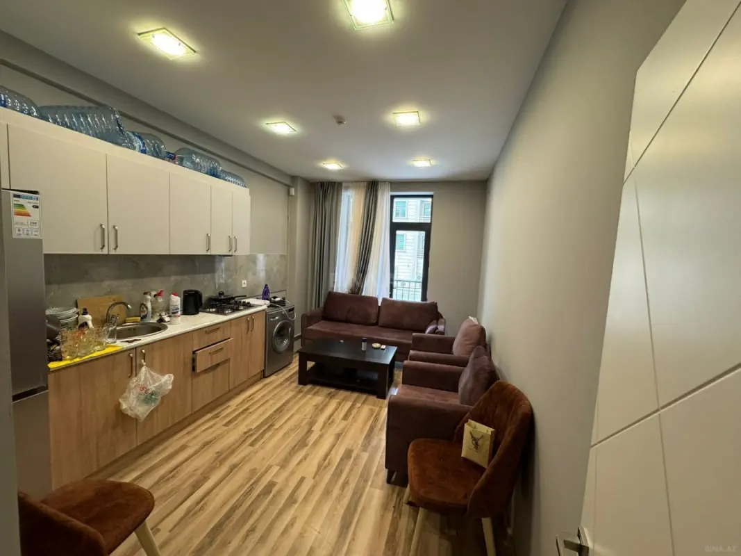 Kirayə verilir 2 otaqlı mənzil 90 m²