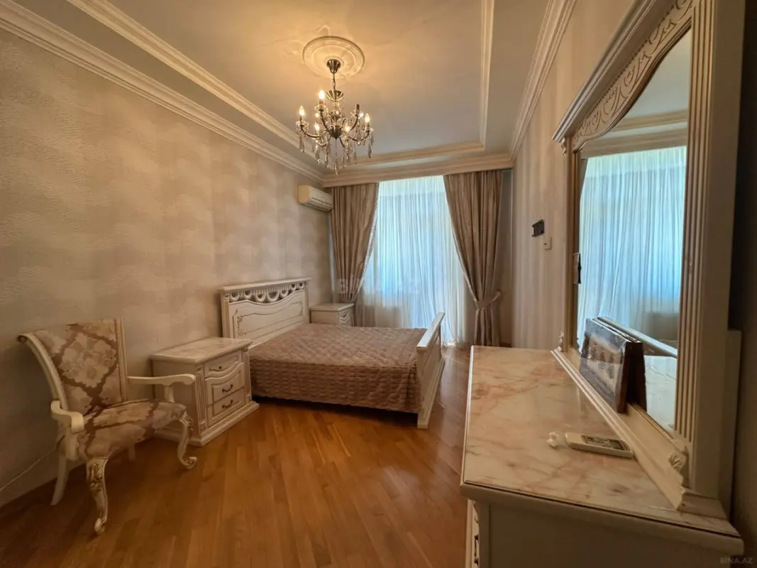 Kirayə verilir 3 otaqlı mənzil 127 m²